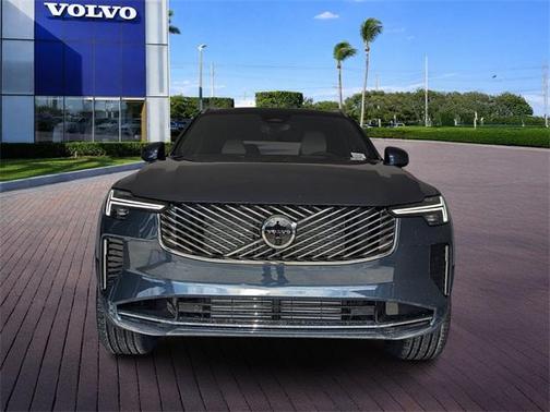 2026 Volvo XC90 Plug-In Hybrid T8 Plus 7-Seater