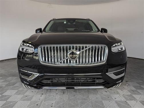 2025 Volvo XC90 B6 Plus 6-Seater