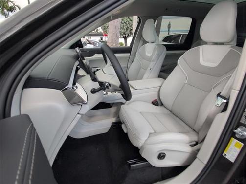 2025 Volvo EX90 Twin Motor Performance Ultra 6-Seater