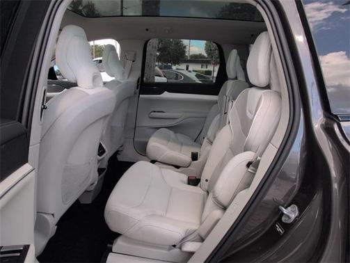 2025 Volvo EX90 Twin Motor Performance Ultra 6-Seater