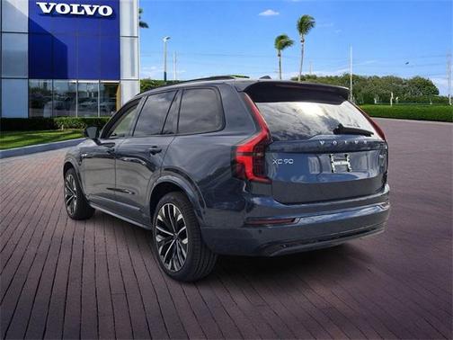 2026 Volvo XC90 B6 Ultra Dark Theme 7-Seater