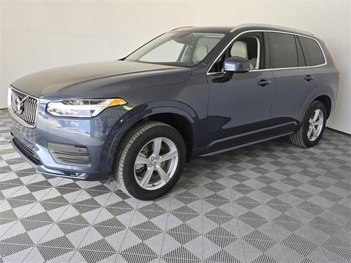 2020 Volvo XC90 T5 Momentum 7 Passenger
