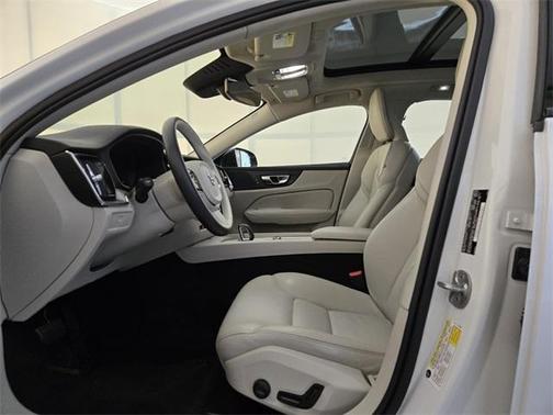 2024 Volvo S60 B5 Core Dark Theme