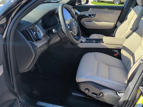 2026 Volvo XC90 B5 Core