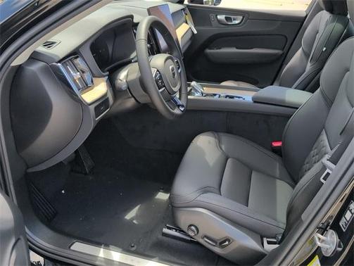 2026 Volvo XC60 B5 Core