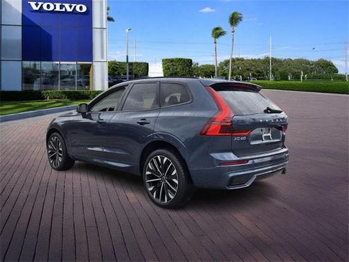 2026 Volvo XC60 B5 Ultra