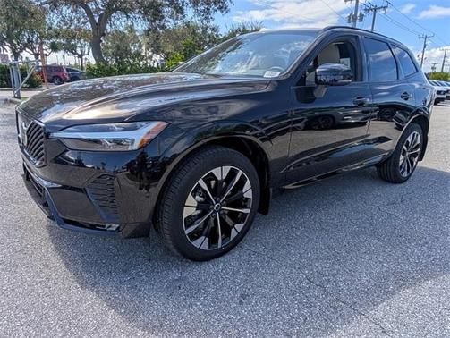 2026 Volvo XC60 B5 Plus