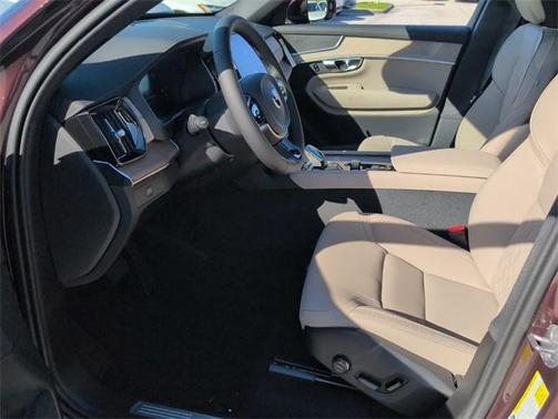 2026 Volvo XC90 B5 Core