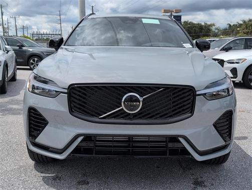 2026 Volvo XC60 Plug-In Hybrid T8 Plus
