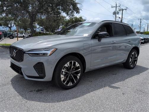 2026 Volvo XC60 Plug-In Hybrid T8 Plus