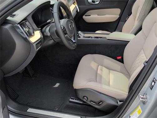 2026 Volvo XC60 Plug-In Hybrid T8 Plus