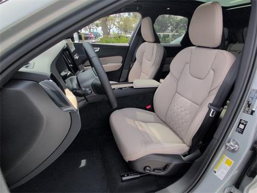 2026 Volvo XC60 Plug-In Hybrid T8 Plus