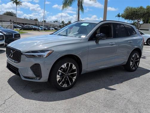 2026 Volvo XC60 B5 Plus
