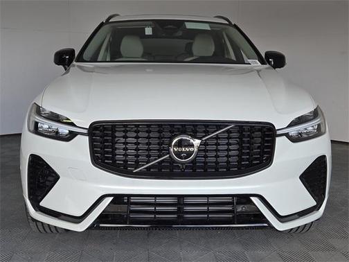 2025 Volvo XC60 Plug-In Hybrid T8 Plus