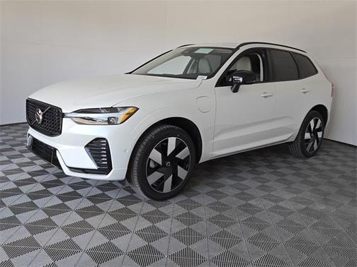 2025 Volvo XC60 Plug-In Hybrid T8 Plus