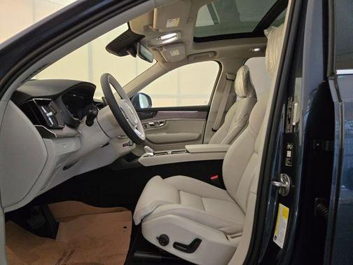 Denim Blue Metallic 2026 Volvo XC90 B6 Ultra 7-Seater