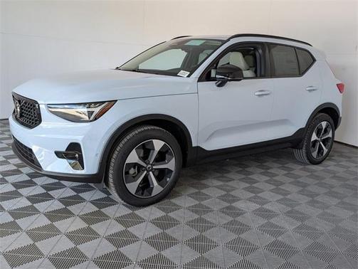 2026 Volvo XC40