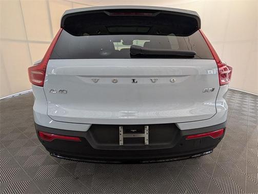 2026 Volvo XC40