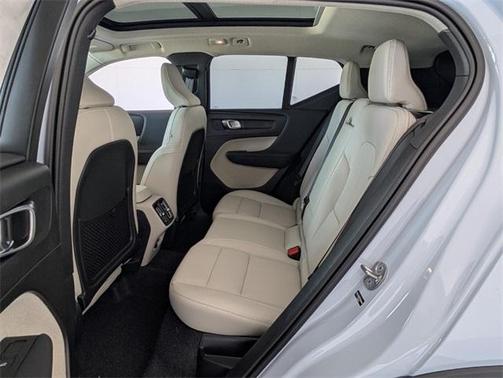 2026 Volvo XC40
