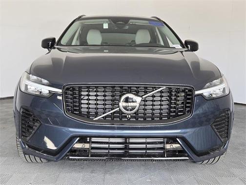 2025 Volvo XC60 Plug-In Hybrid T8 Ultra