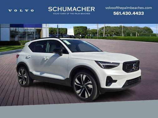 Crystal White 2026 Volvo XC40 B5 Ultra