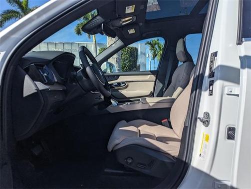 2026 Volvo XC90 B6 Ultra 7-Seater