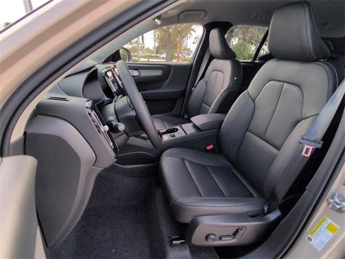 2026 Volvo XC40 B4 Core