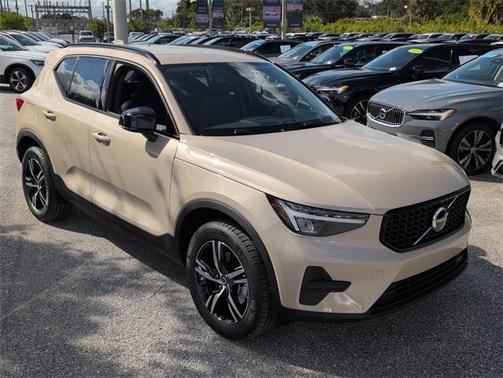 2026 Volvo XC40 B4 Core