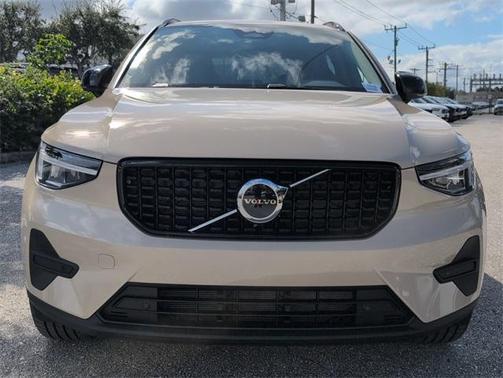 2026 Volvo XC40 B4 Core