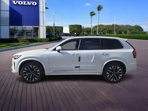 2026 Volvo XC90 Plug-In Hybrid T8 Plus 7-Seater