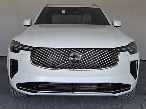 2025 Volvo XC90 Plug-In Hybrid T8 Plus 7-Seater