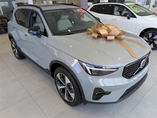 2026 Volvo XC40 B5 Plus