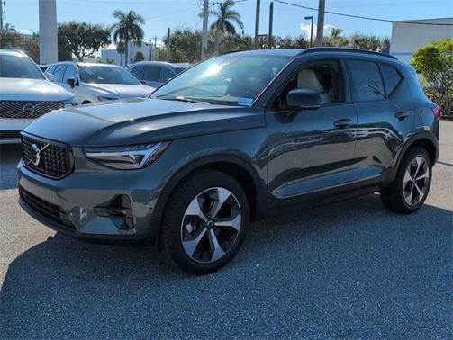 2026 Volvo XC40 B5 Plus