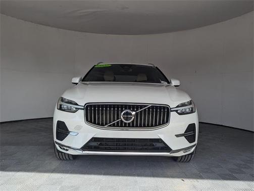 2022 Volvo XC60 B6 Inscription
