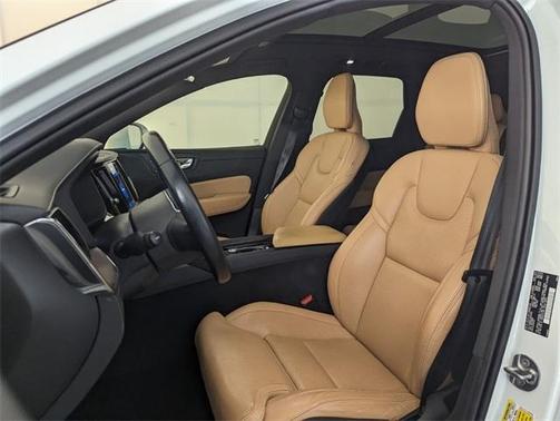 2022 Volvo XC60 B6 Inscription