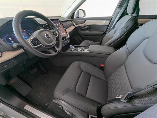 2025 Volvo XC90 Plug-In Hybrid T8 Plus 7-Seater