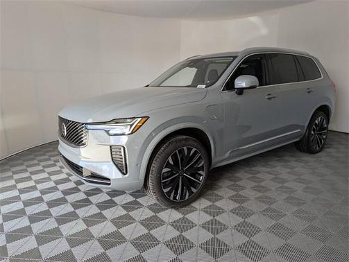 2025 Volvo XC90 Plug-In Hybrid T8 Plus 7-Seater