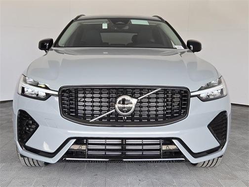 2025 Volvo XC60 Plug-In Hybrid T8 Plus