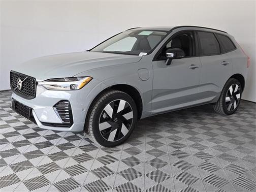 2025 Volvo XC60 Plug-In Hybrid T8 Plus
