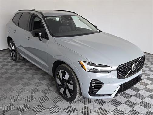 2025 Volvo XC60 Plug-In Hybrid T8 Plus