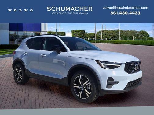 Cloud 9 White 2026 Volvo XC40 B4 Core