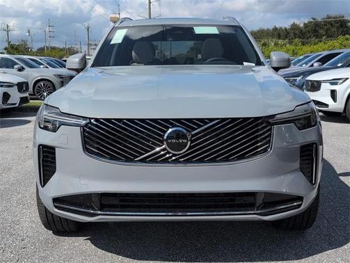 2026 Volvo XC90 B5 Core