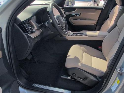 2026 Volvo XC90 B5 Core