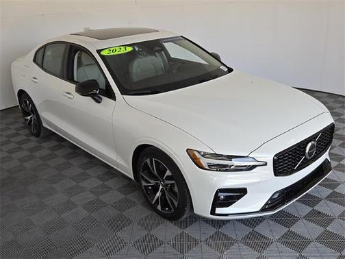 2023 Volvo S60 B5 Core Dark Theme