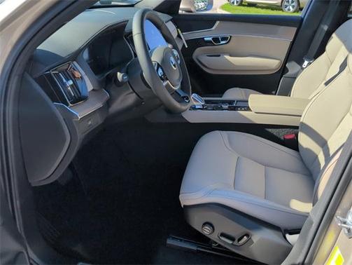 2026 Volvo XC90 B6 Core