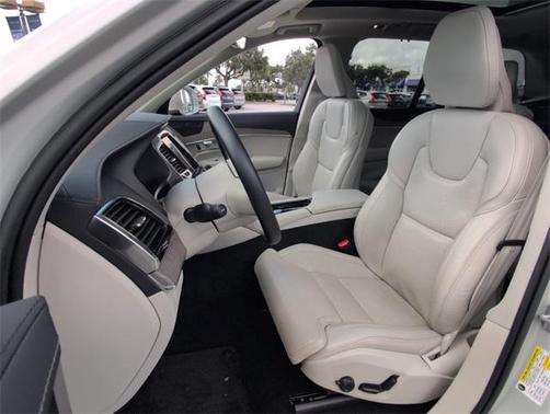 2022 Volvo XC90 T6 Inscription 6 Passenger