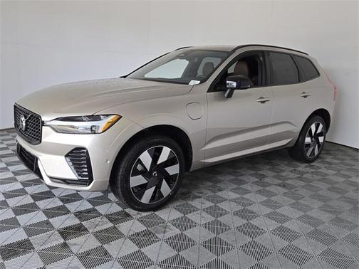 2025 Volvo XC60 Plug-In Hybrid T8 Plus