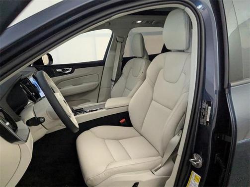 2025 Volvo XC60 Plug-In Hybrid T8 Plus