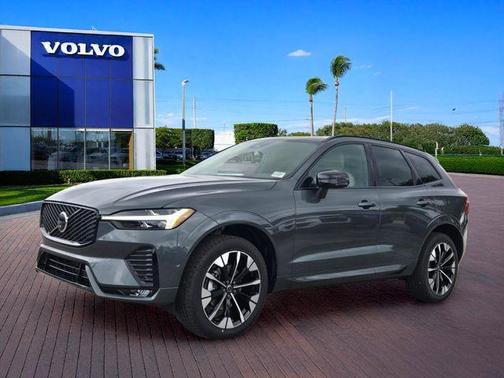 Forest Green 2026 Volvo XC60 B5 Plus
