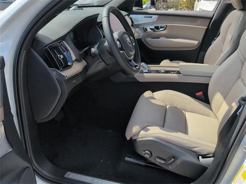 2026 Volvo XC90 B6 Ultra Dark Theme 7-Seater